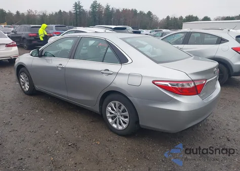 2016 Toyota Camry Le z USA, uszkodzony, nr VIN 4T4BF1FK6GR581417
